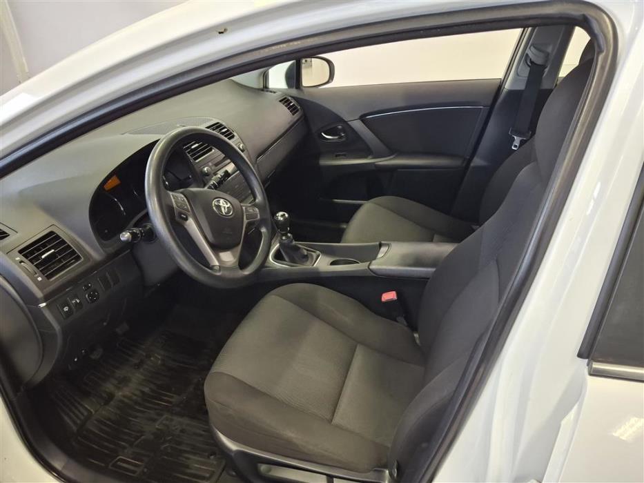 TOYOTA Avensis 2011