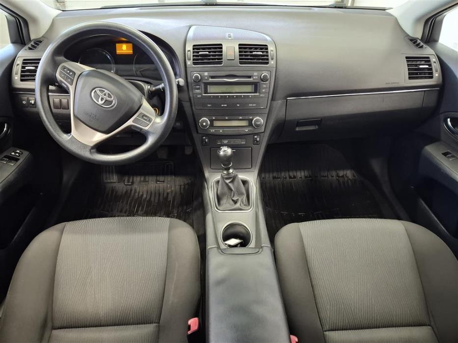 TOYOTA Avensis 2011