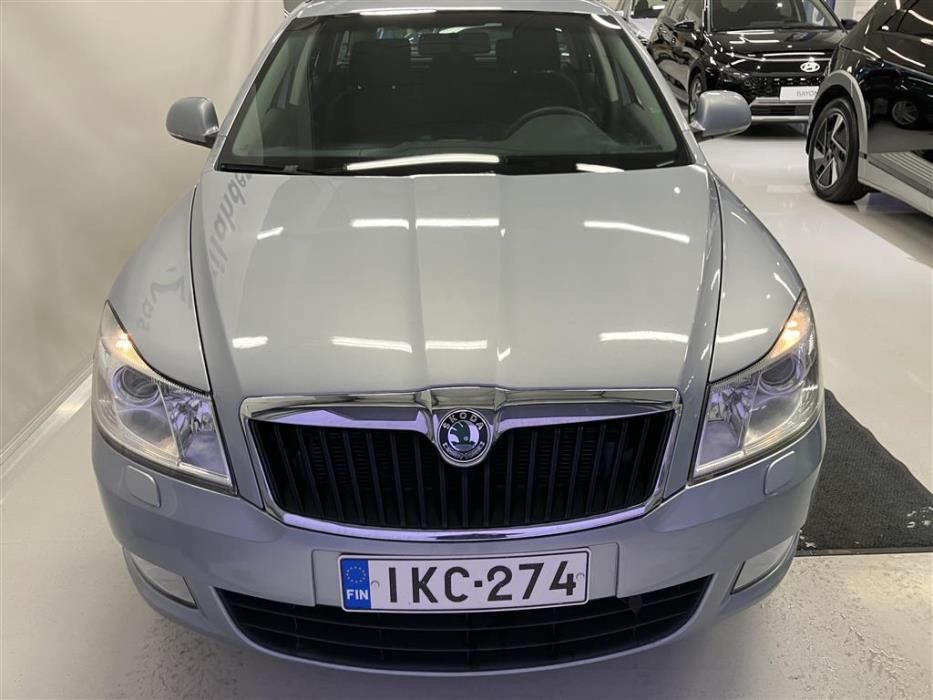 SKODA Octavia 2011