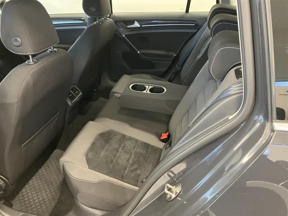 VOLKSWAGEN Golf 2014