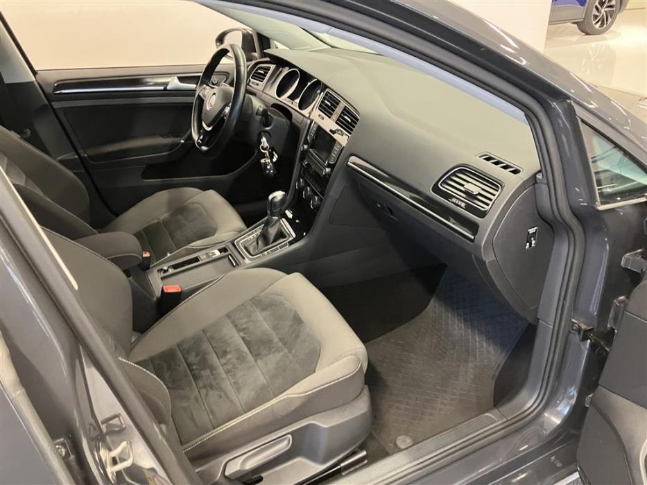 VOLKSWAGEN Golf 2014