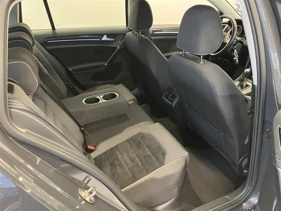 VOLKSWAGEN Golf 2014