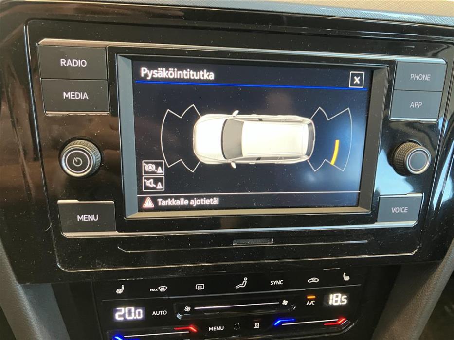 VOLKSWAGEN Passat 2023