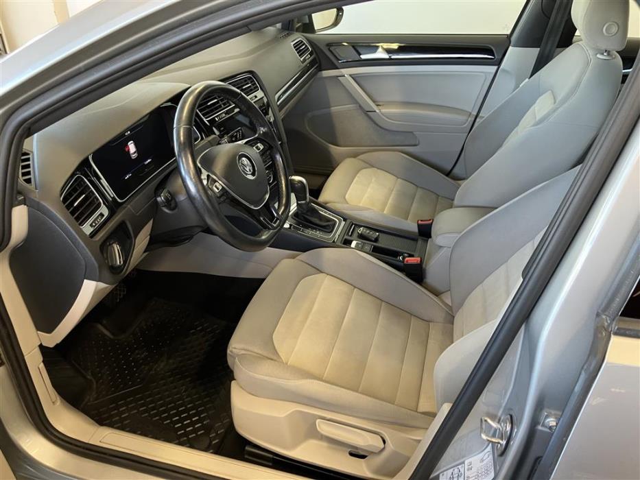 VOLKSWAGEN Golf 2018