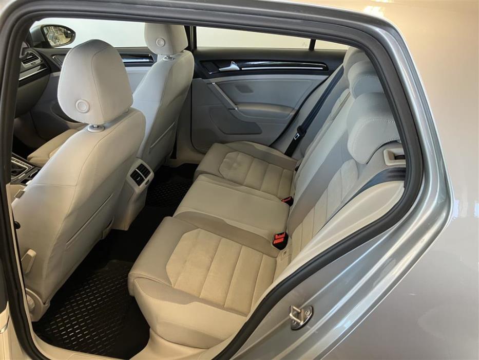 VOLKSWAGEN Golf 2018