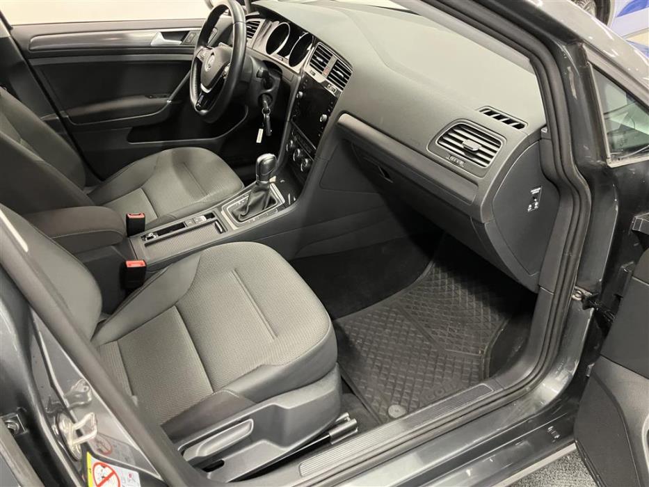 VOLKSWAGEN Golf 2018