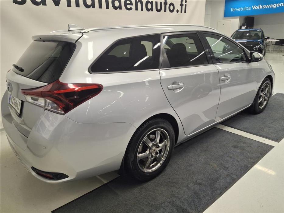 TOYOTA Auris 2017