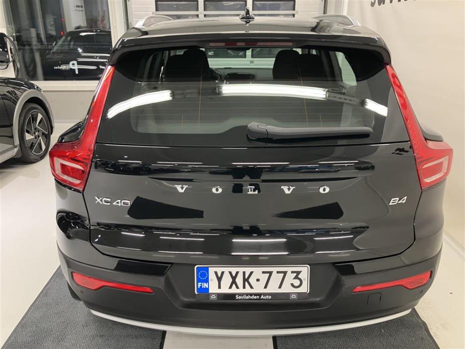VOLVO XC40 2021