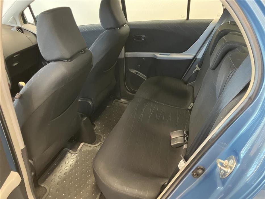 TOYOTA Yaris 2006