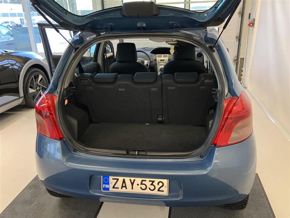 TOYOTA Yaris 2006