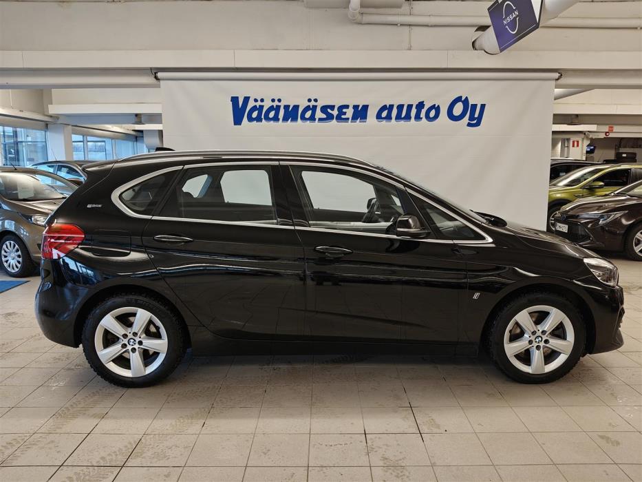 BMW 225 2018