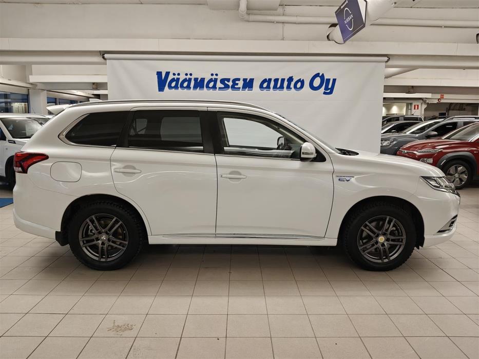 Mitsubishi Outlander PHEV 2020