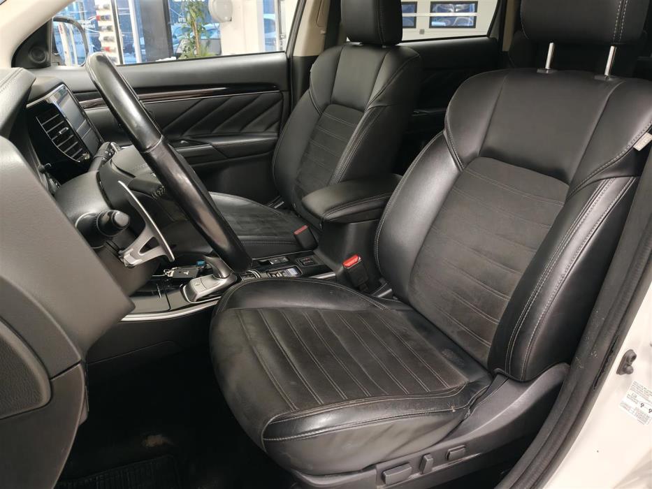 Mitsubishi Outlander PHEV 2020