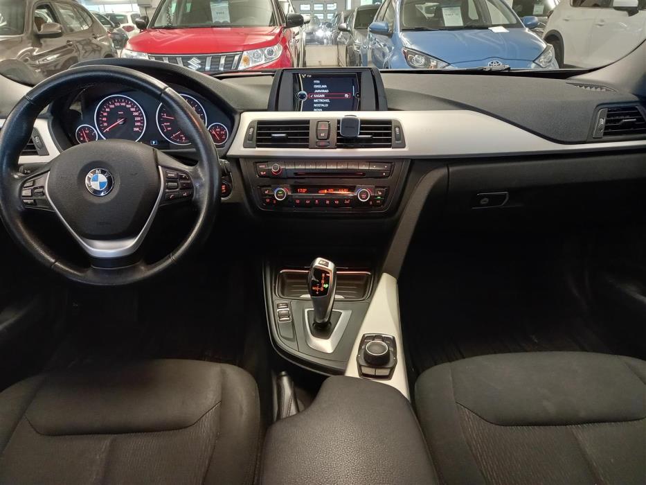 BMW 320 2013