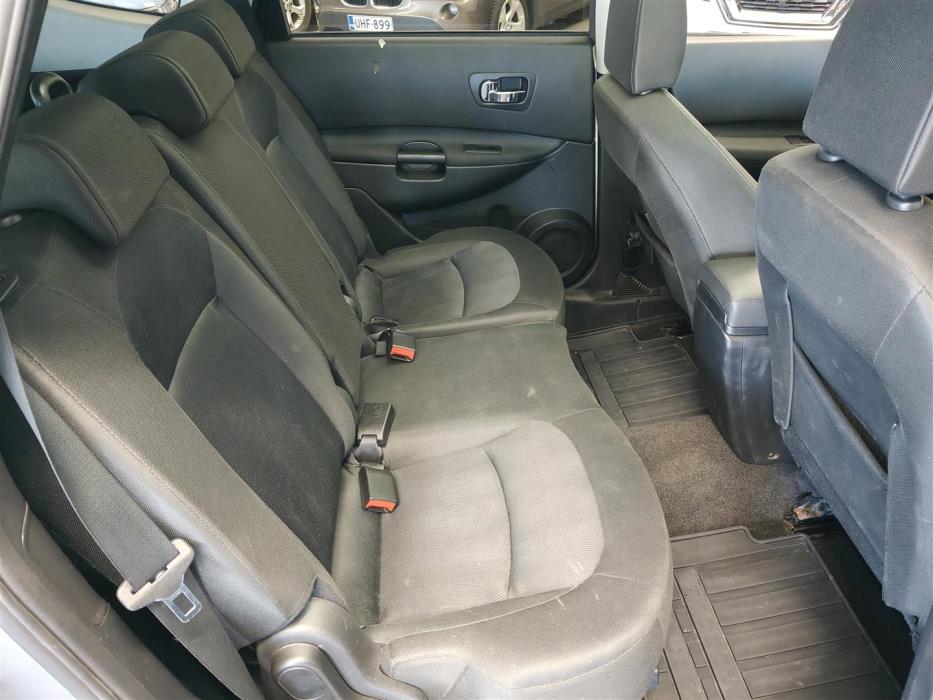 Nissan Qashqai+2 2011