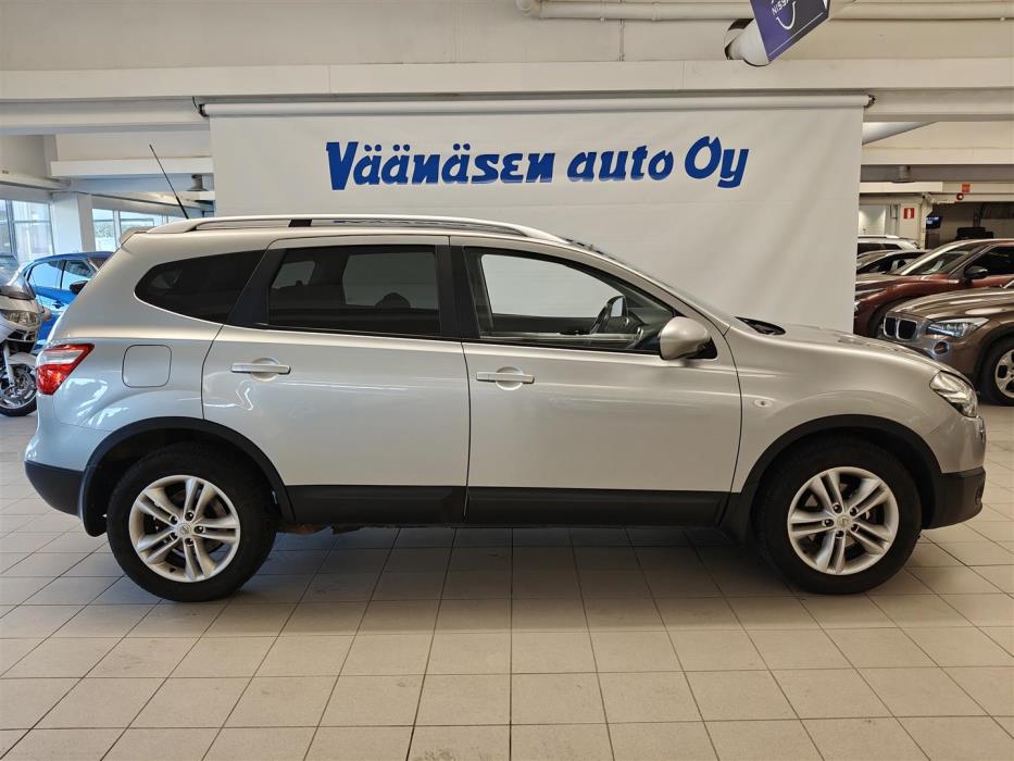 Nissan Qashqai+2 2011