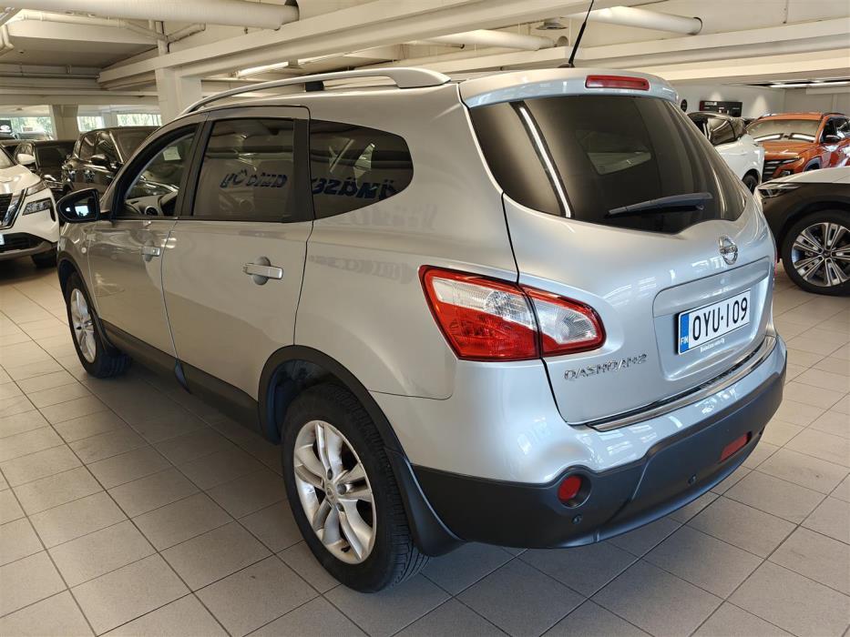 Nissan Qashqai+2 2011