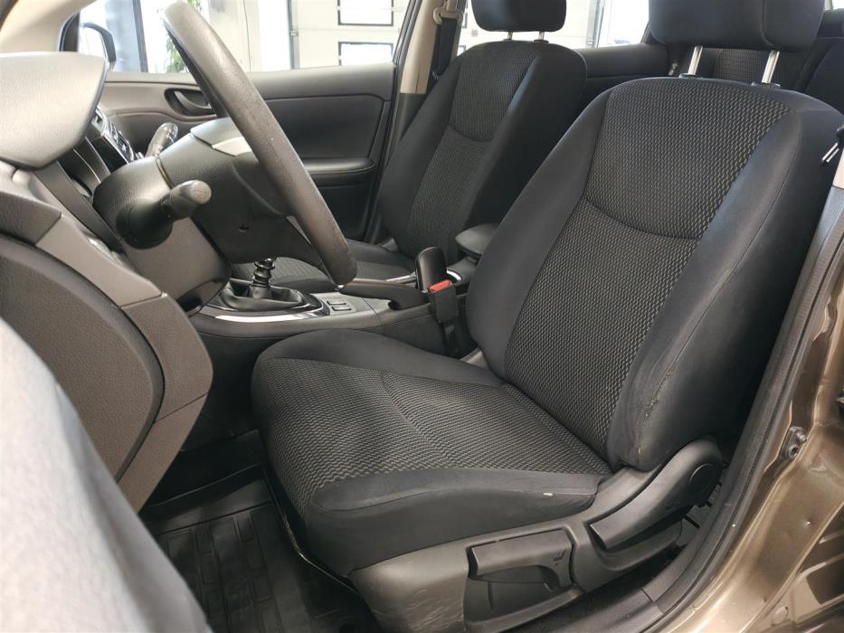 Nissan Pulsar 2015