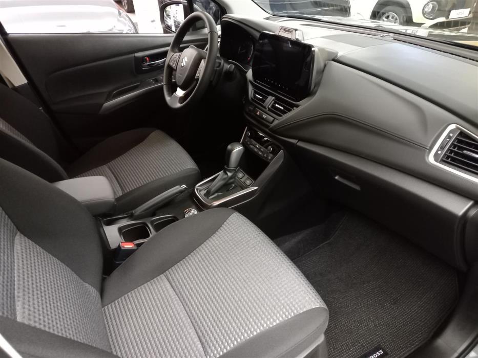 Suzuki S-Cross 2025