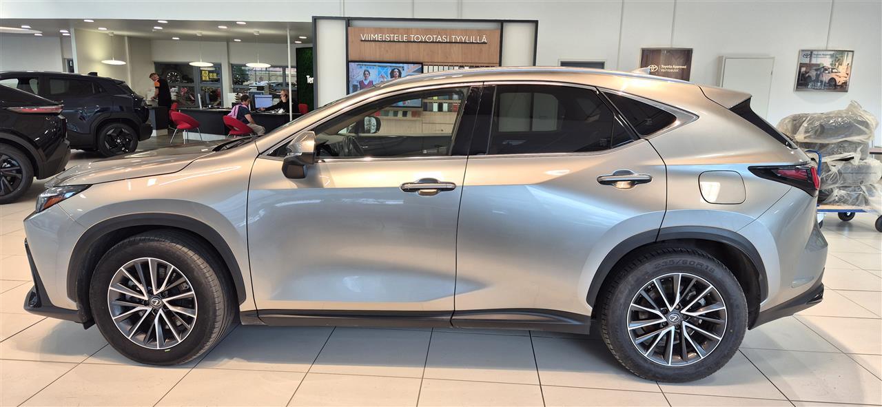 Lexus NX 2023
