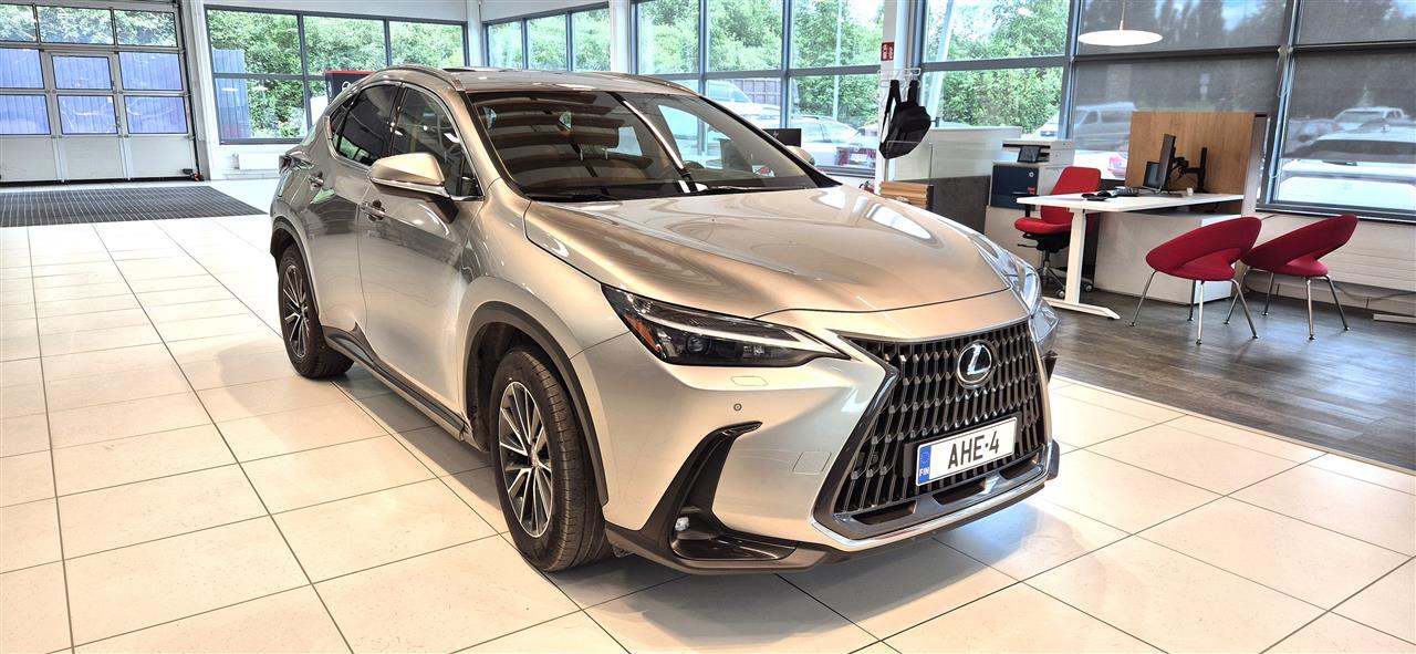 Lexus NX 2023