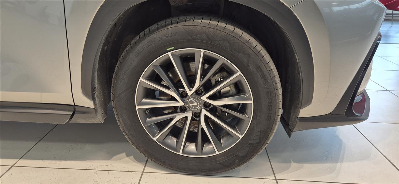 Lexus NX 2023