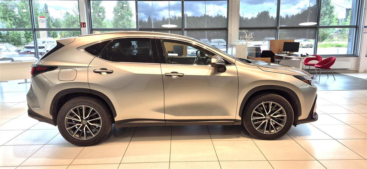 Lexus NX 2023
