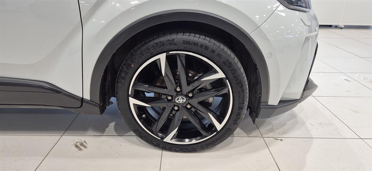 TOYOTA C-HR 2021