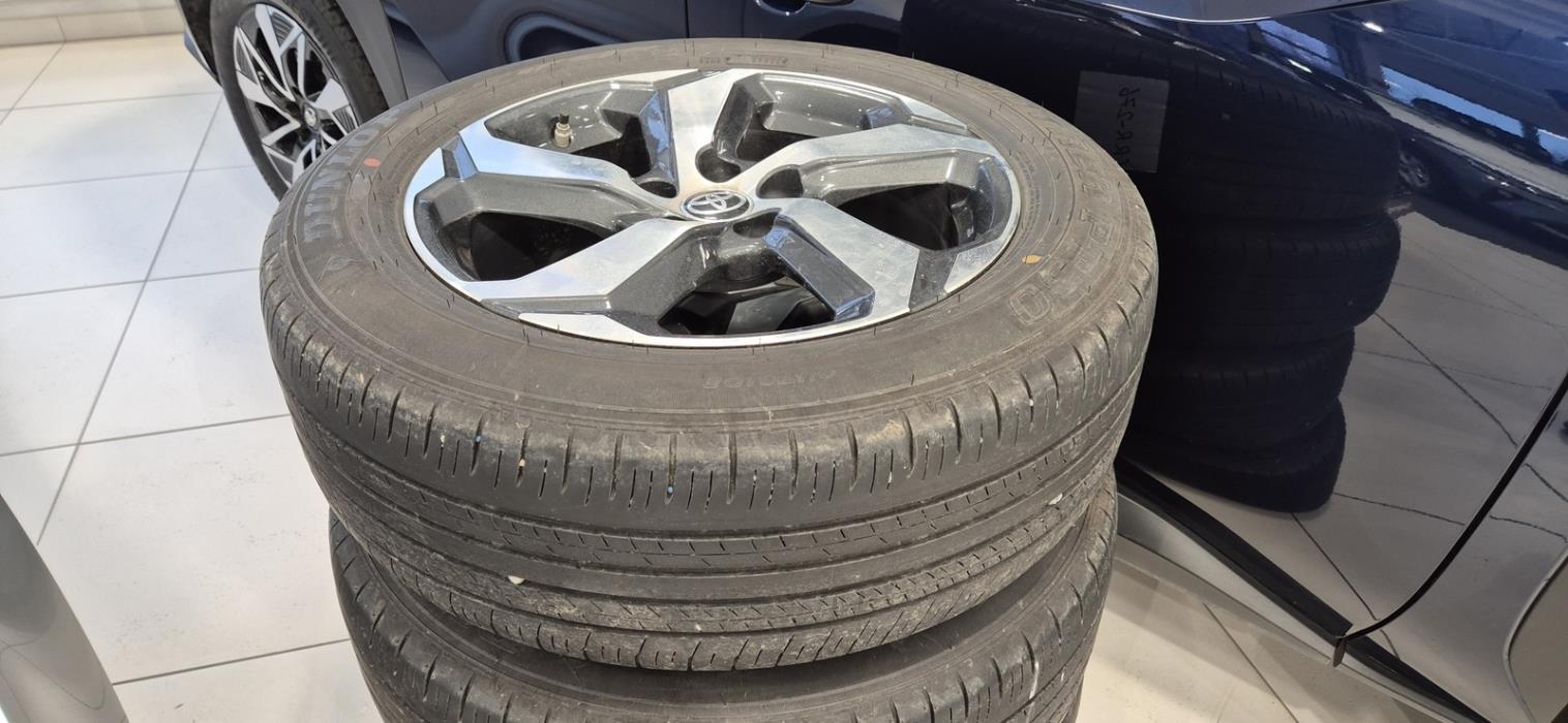 Toyota RAV4 Plug-in 2023