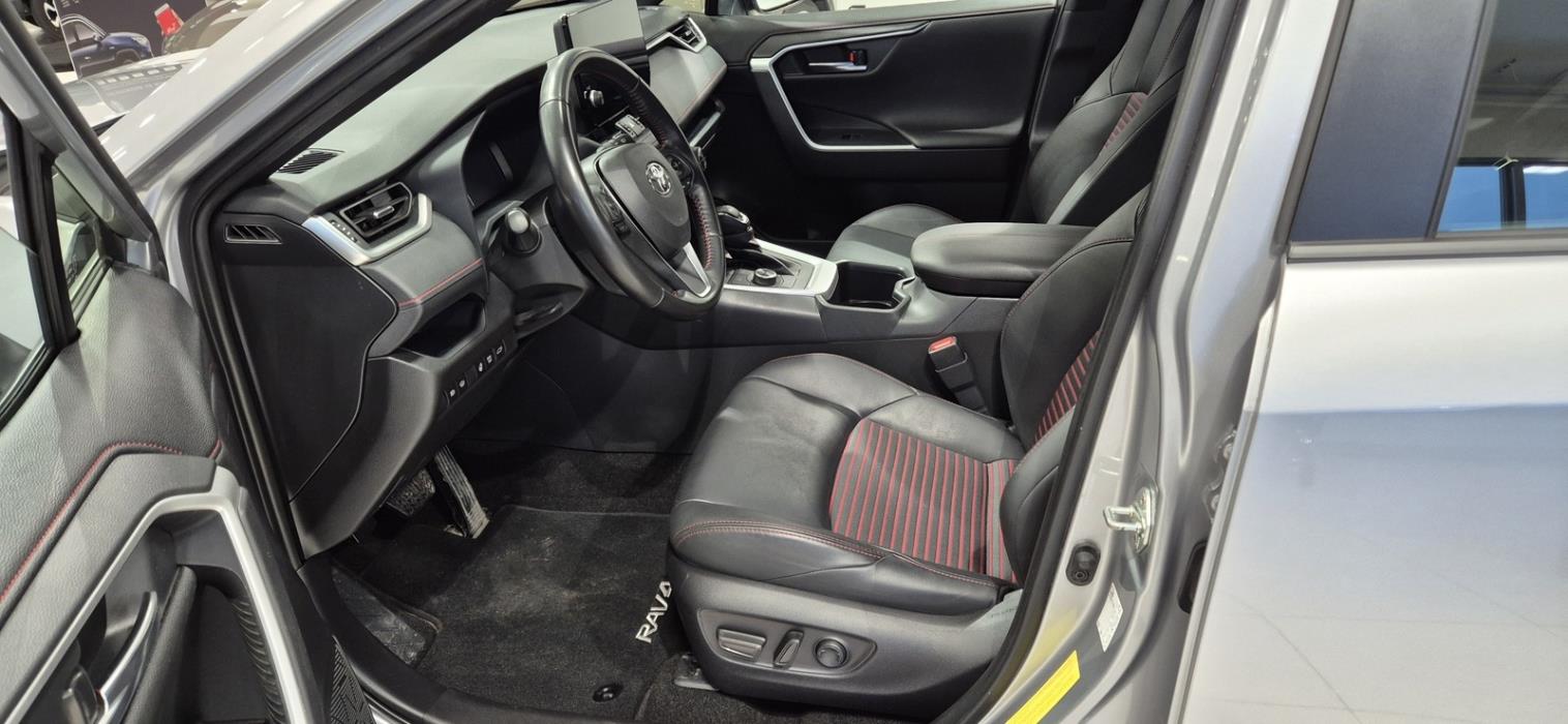 Toyota RAV4 Plug-in 2023