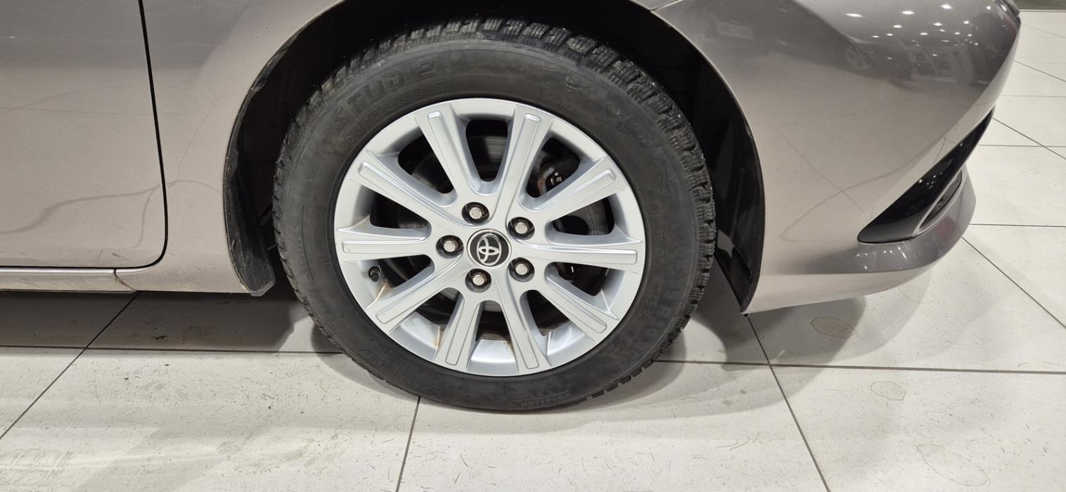 TOYOTA AURIS 2015