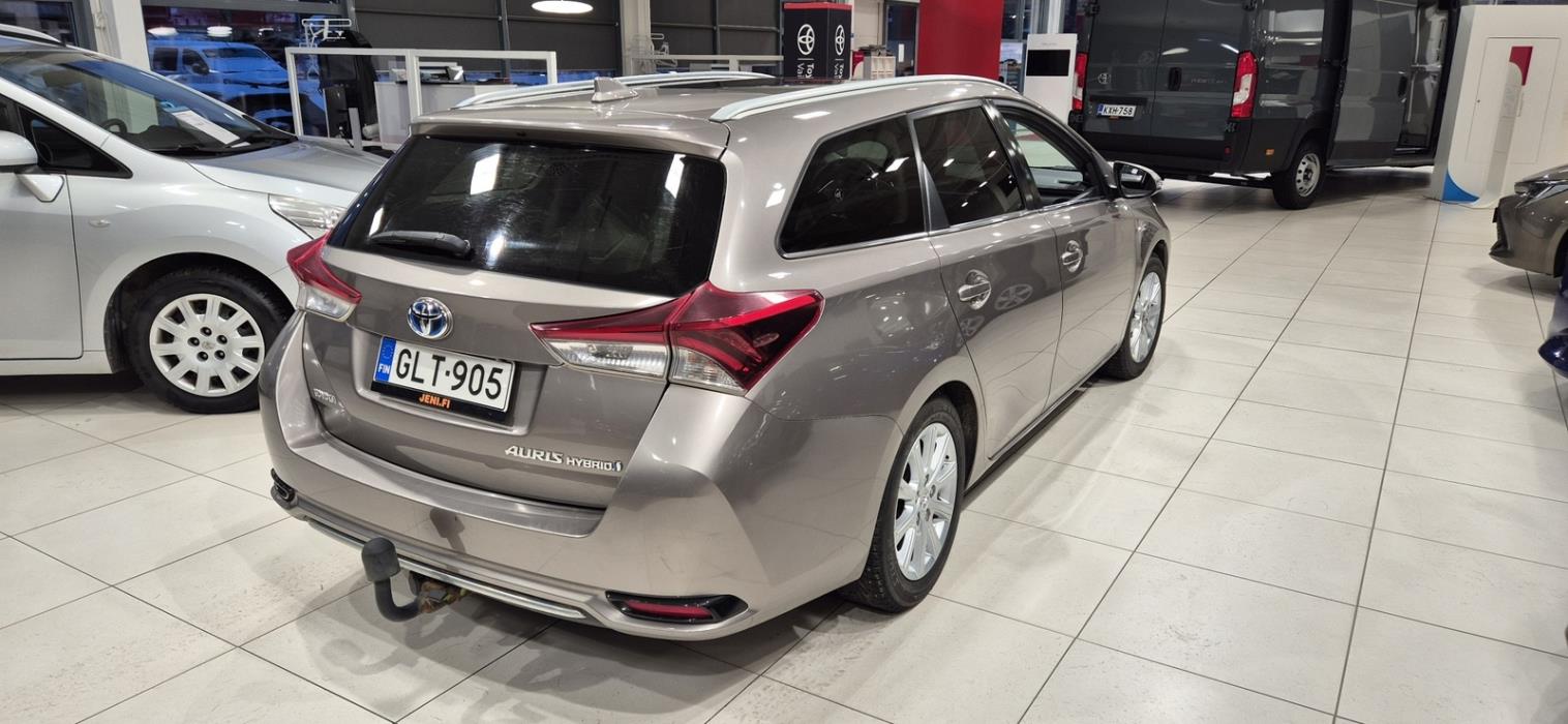 TOYOTA AURIS 2015