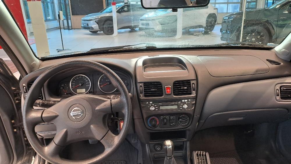 Nissan Almera 2006