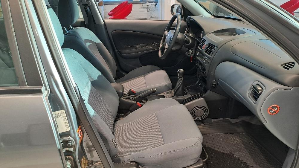 Nissan Almera 2006