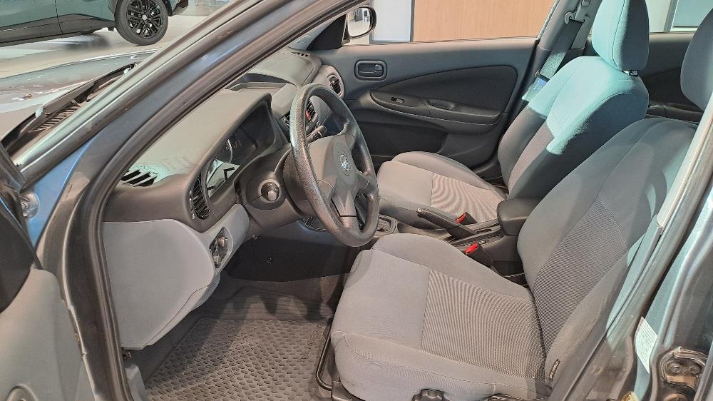 Nissan Almera 2006