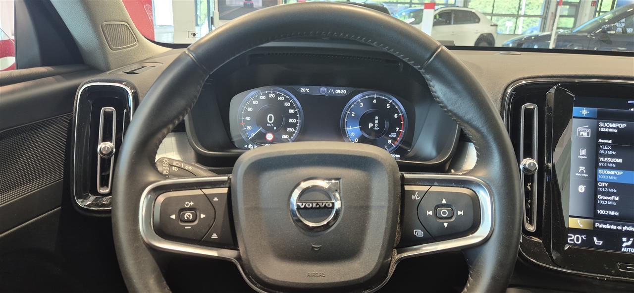 VOLVO XC40 2021