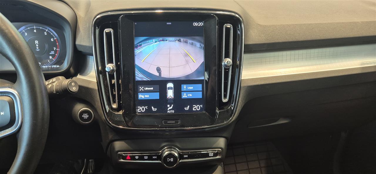 VOLVO XC40 2021
