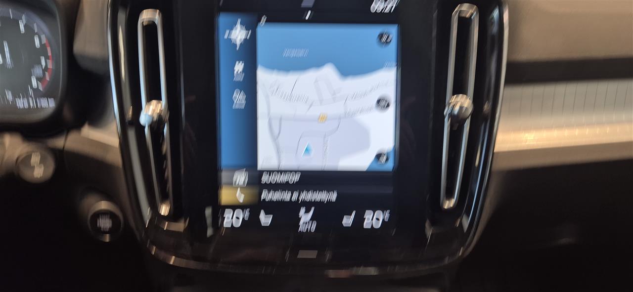 VOLVO XC40 2021