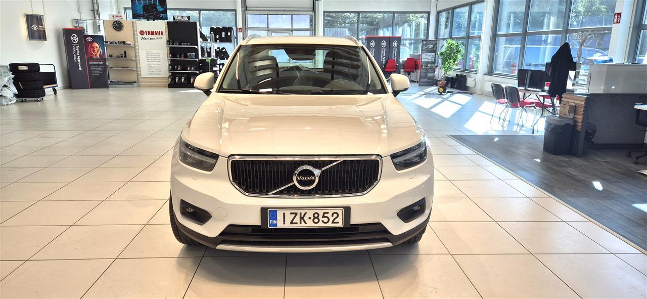 VOLVO XC40 2021