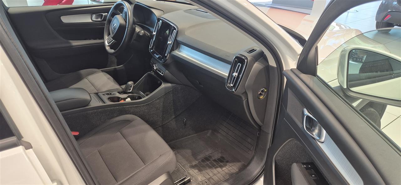 VOLVO XC40 2021