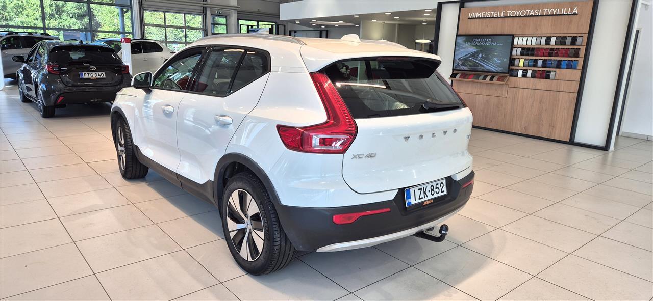 VOLVO XC40 2021