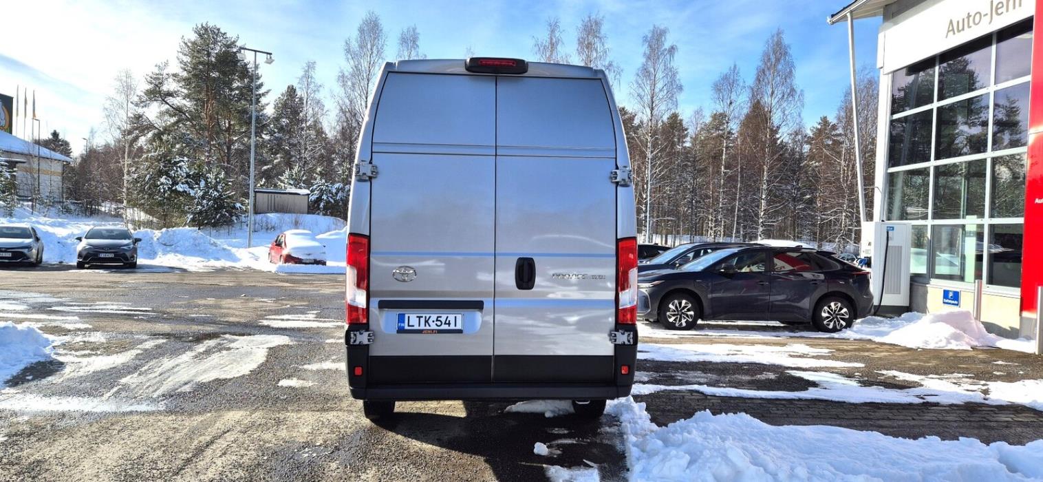 Toyota Proace MAX 2025
