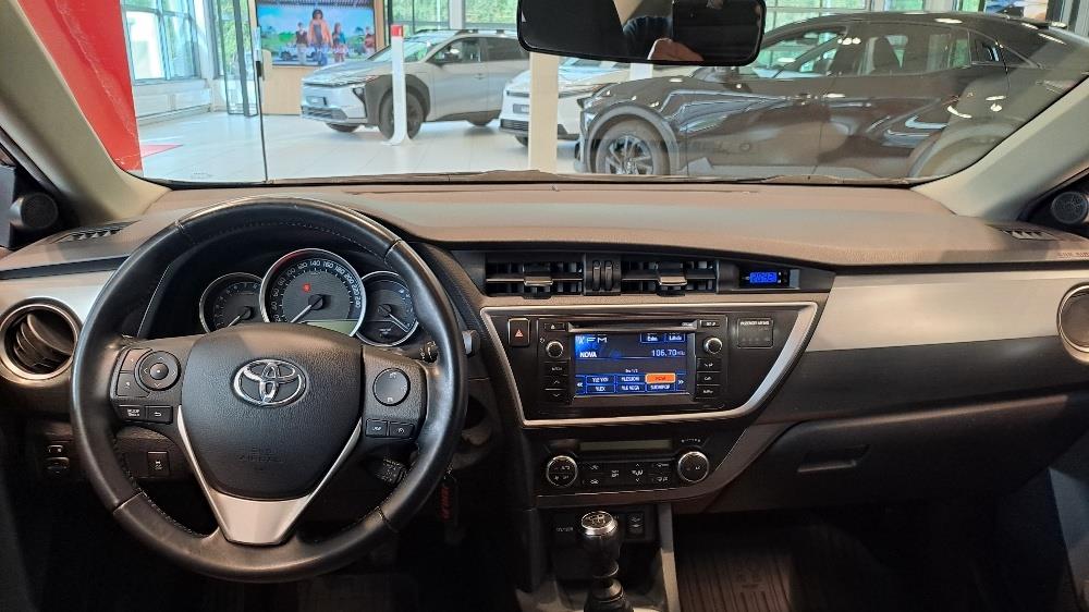 Toyota Auris 2013