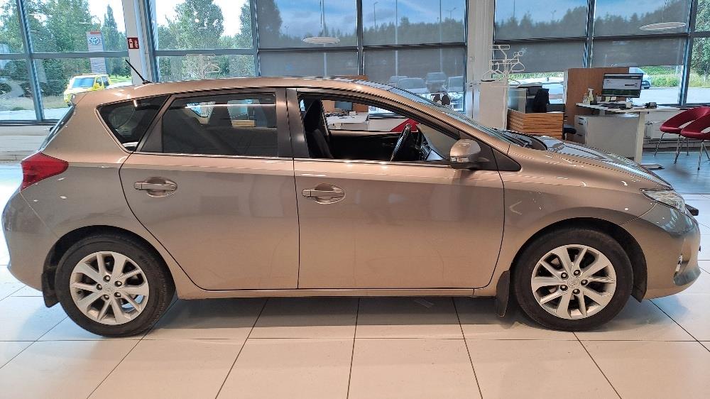 Toyota Auris 2013