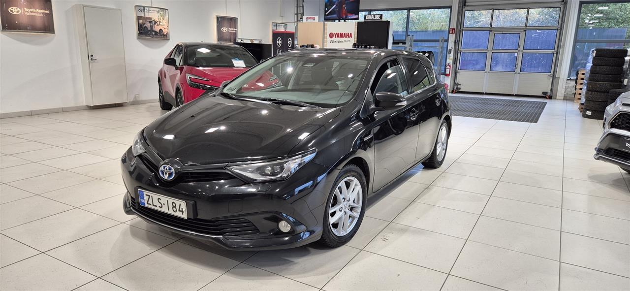 TOYOTA Auris 2017