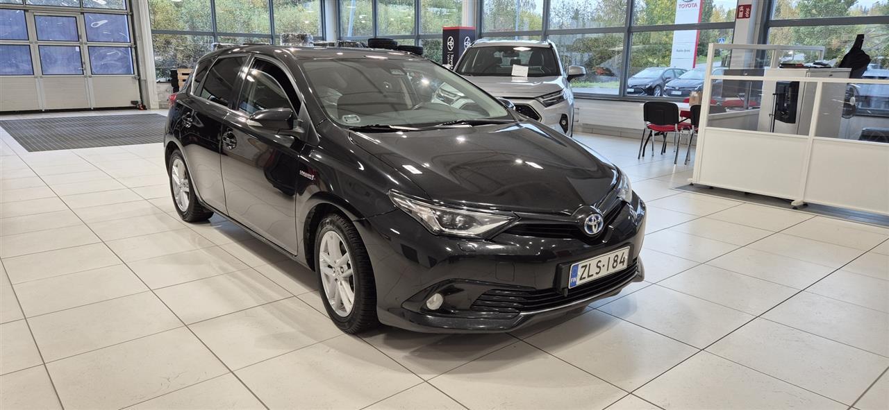 TOYOTA Auris 2017