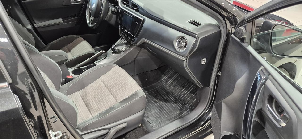 TOYOTA Auris 2017