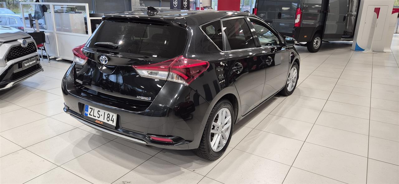 TOYOTA Auris 2017