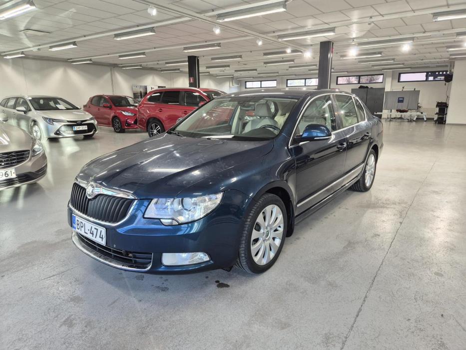 SKODA Superb 2011