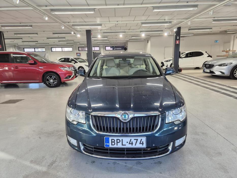 SKODA Superb 2011